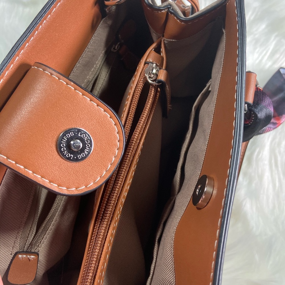 Purse - Picture 3 of 4